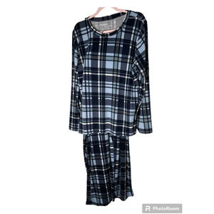 Real Essentials Women's Pajamas Size XL in Blue and White Plaid